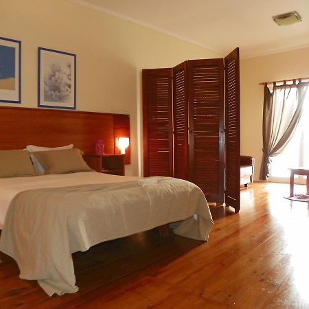 A Casa Do Lado Guest House ออร์ตา ภายนอก รูปภาพ